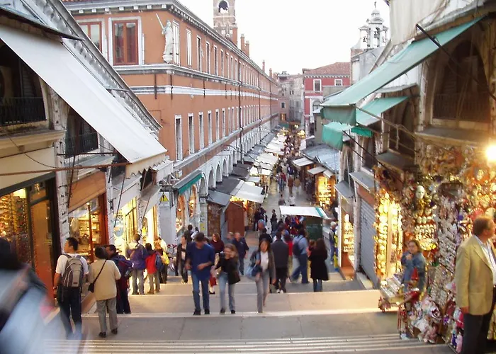 Ca' Laura - Centro - 10 Min From Venice Apartamento