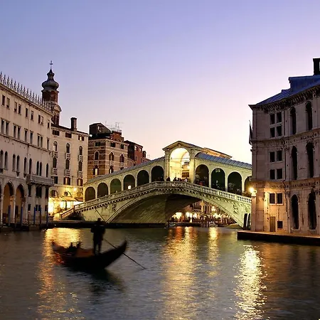 Ca' Laura - Centro - 10 Min From Venice Murano