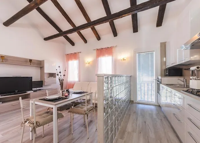 Ca' Laura - Centro - 10 Min From Venice Διαμέρισμα Μουράνο